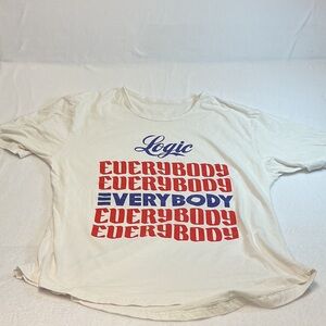 Logic Casual Cream Graphic Tee with Red and Blue Accents size L 0405